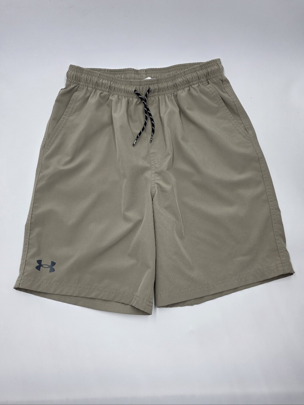 Under Armour boys' pull-on shorts size XL